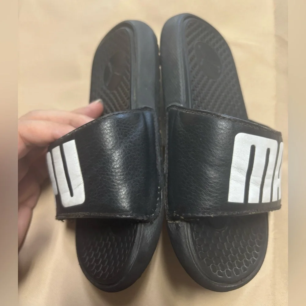 Puma‎ Kids Black and White Slide Sandals